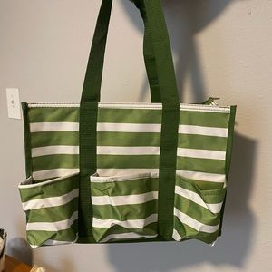 Zip top organizing tote